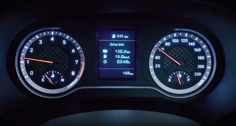hyundai-grand-i10-nois-instrument-console