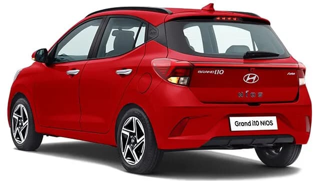 hyundai-grand-i10-nois-rear-left-view