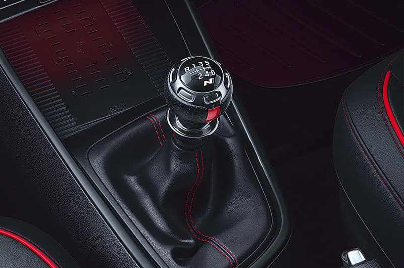 hyundai-i20-n-line-gear-lever