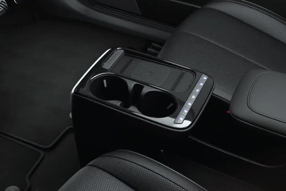hyundai-ioniq-5-front-cup-holder