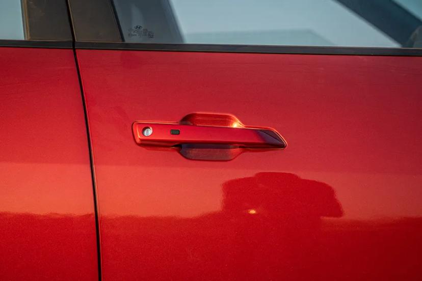 hyundai-venue-n-line-door-handle