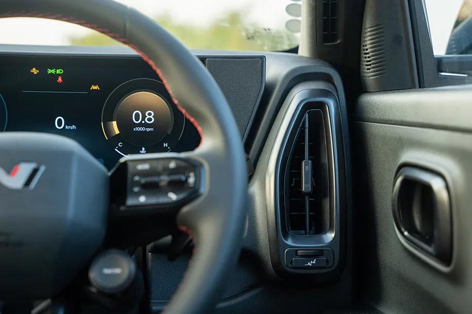 hyundai-venue-n-line-driver-ac-vent