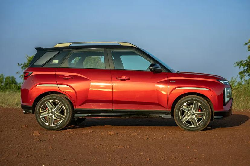 hyundai-venue-n-line-right-view