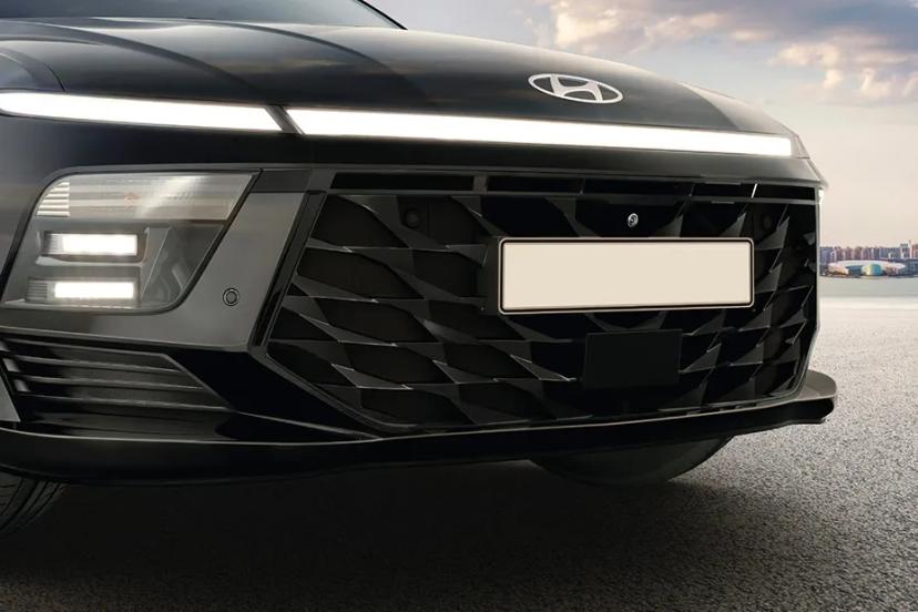 hyundai-verna-grille