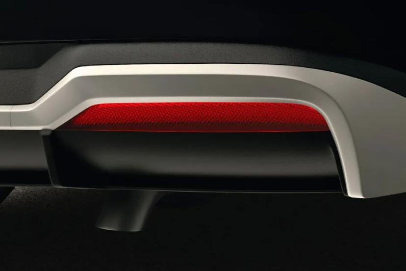 hyundai-verna-rear-reflector