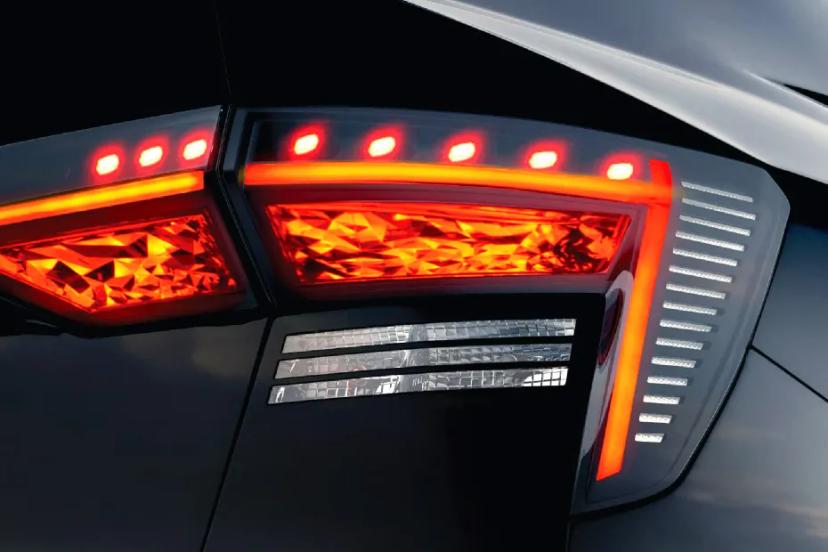 hyundai-verna-taillight