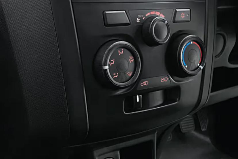 isuzu-d-max-ac-controls