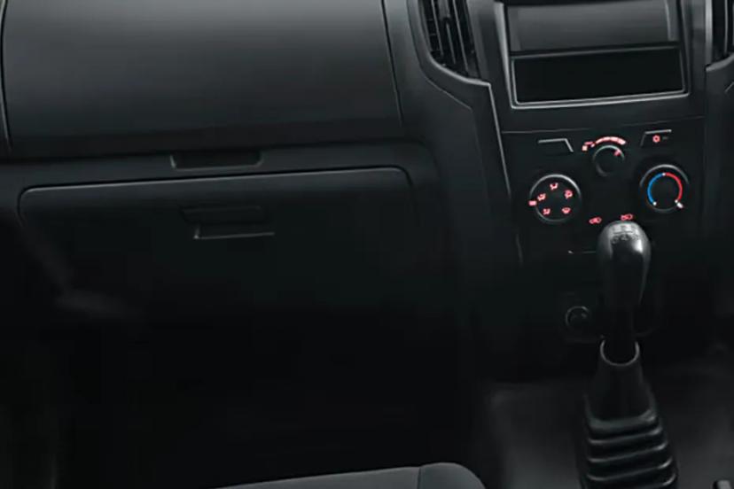 isuzu-d-max-glovebox-