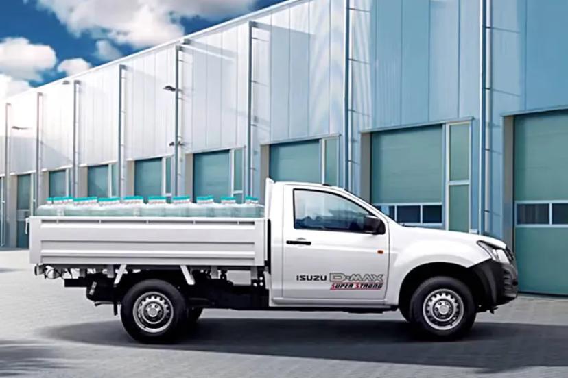 isuzu-d-max-right-view