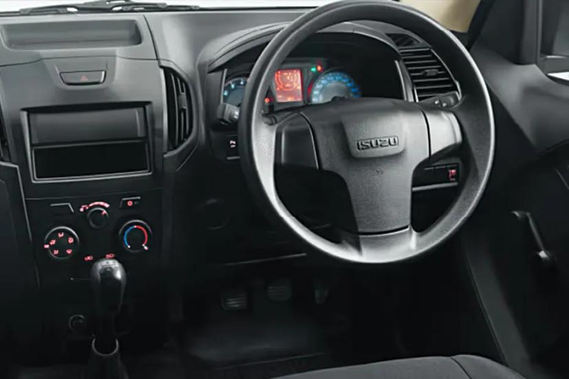 isuzu-d-max-steering-wheel