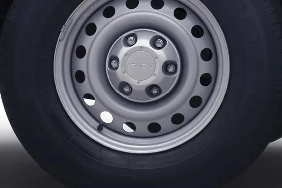 isuzu-s-cab-wheel