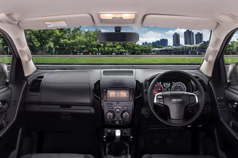 isuzu-s-cab-z-dashboard