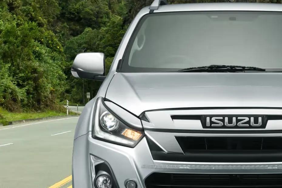 isuzu-s-cab-z-headlight