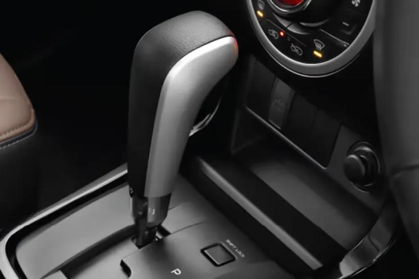 isuzu-v-cross-gear-shifter