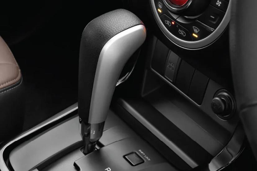 isuzu-v-cross-gear-shifter