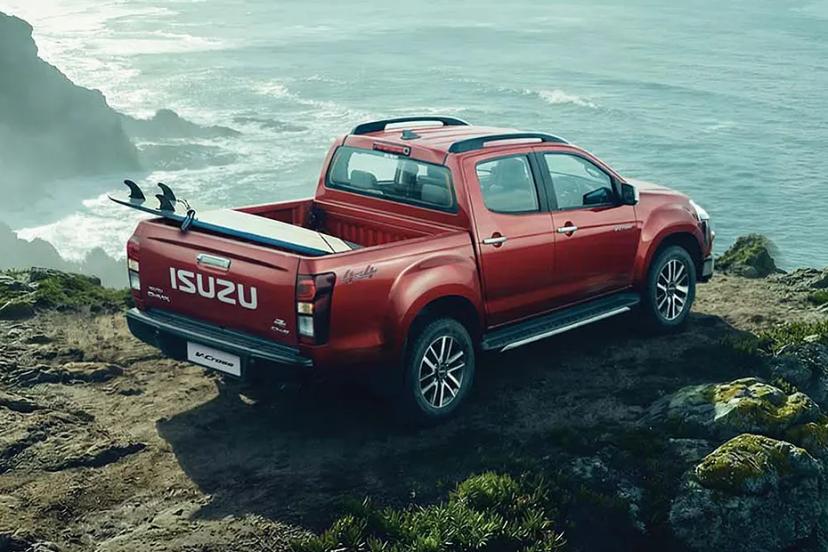 isuzu-v-cross-rear-right-view