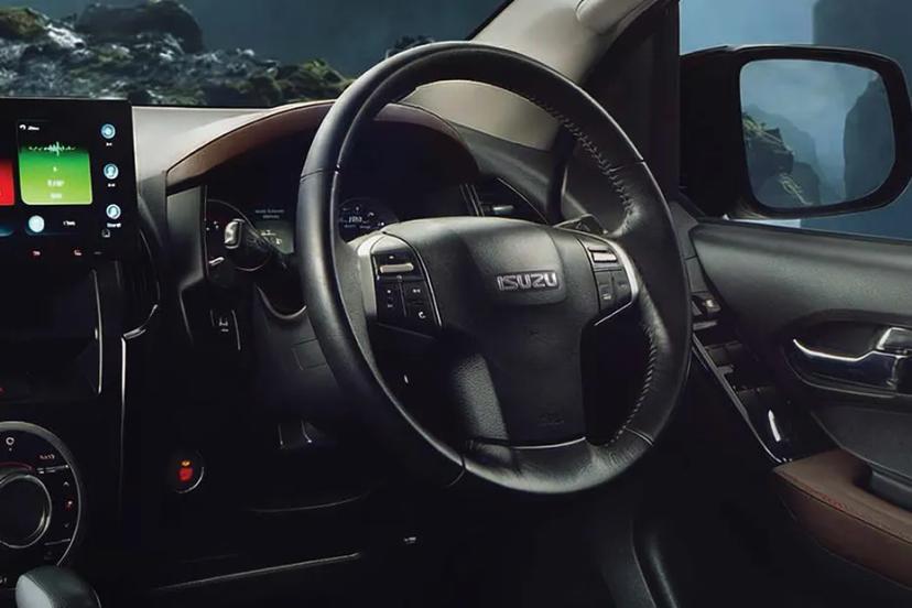 isuzu-v-cross-steering-wheel