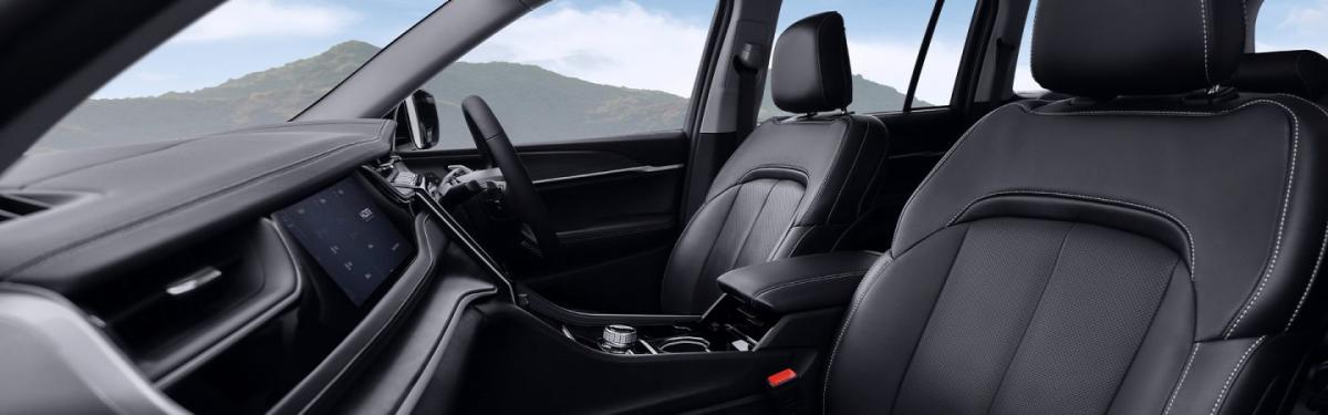 jeep-grand-cherokee-front-seats