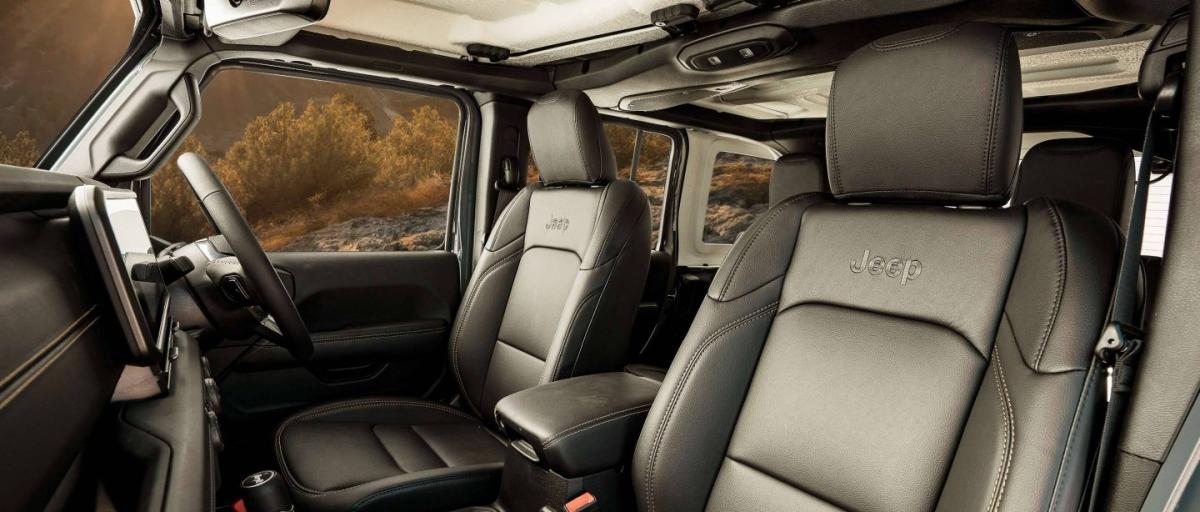 jeep-wragler-front-seats