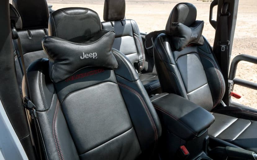 jeep-wragler-seats-with-headrest