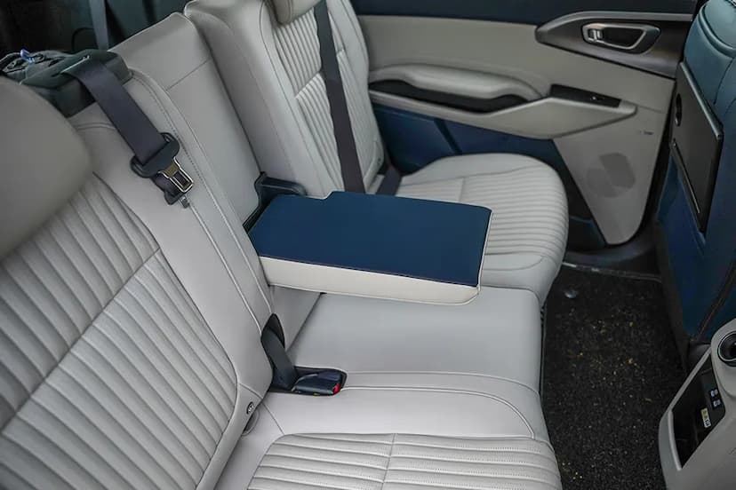kia-carens-clavis-ev-center-armrest