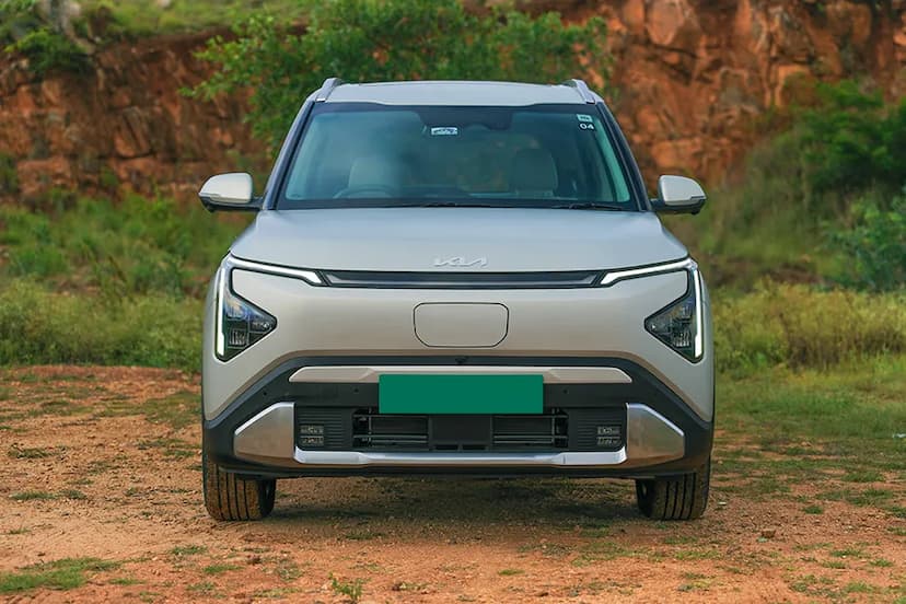 kia-carens-clavis-ev-front-view