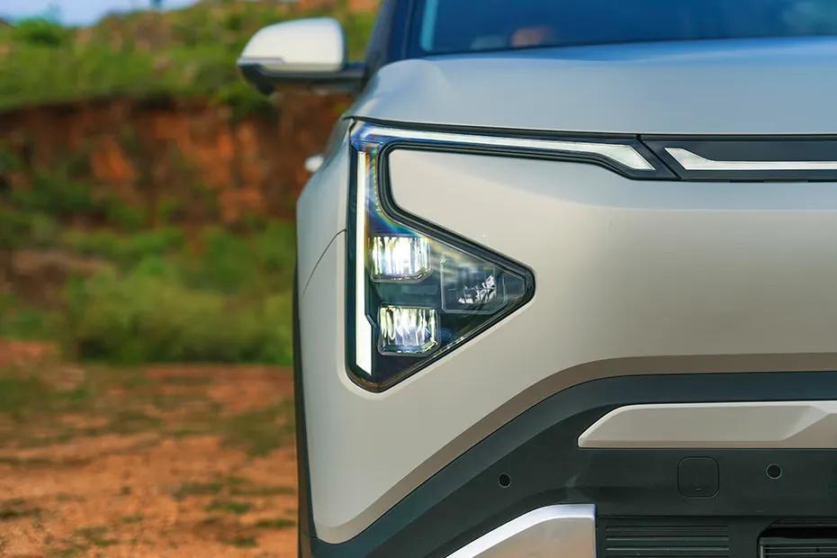 kia-carens-clavis-ev-headlight