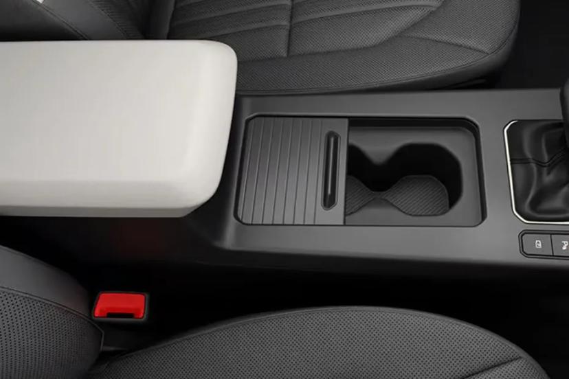 kia-seltos-front-cup-holder