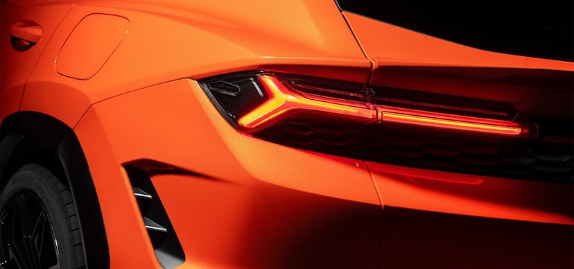 lamborghini-urus-tail-lamp