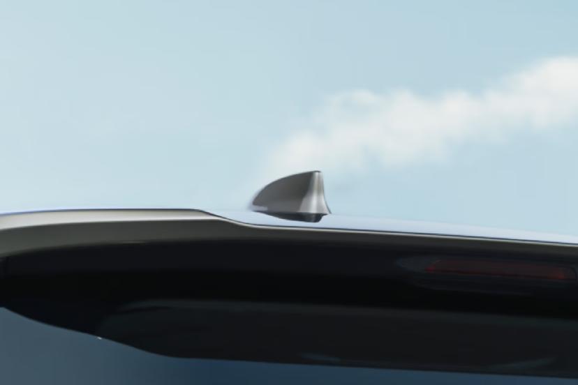 lexus-lm-antenna