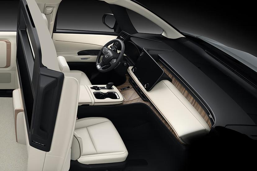 lexus-lm-driver-seat