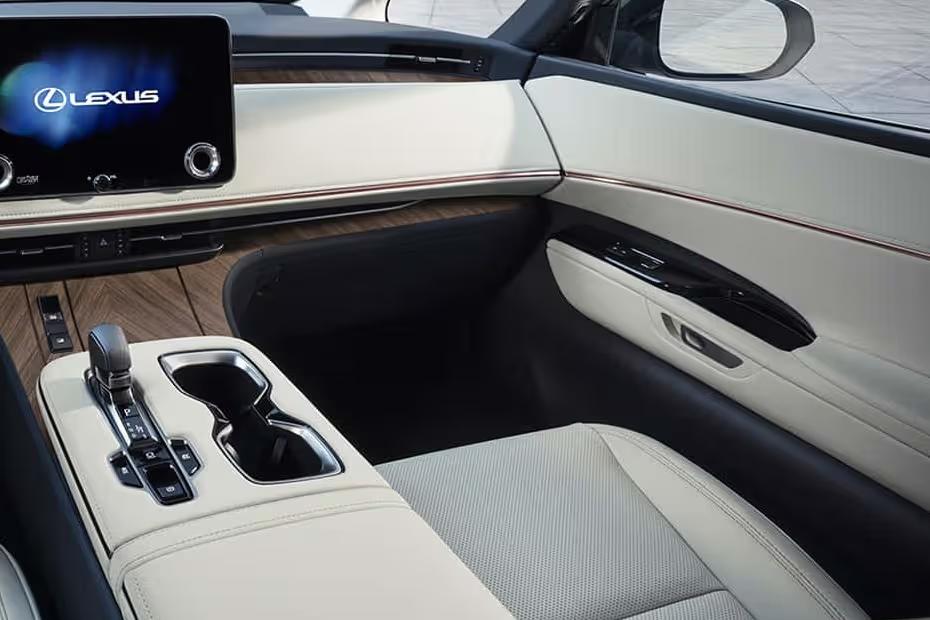 lexus-lm-glovebox-closed