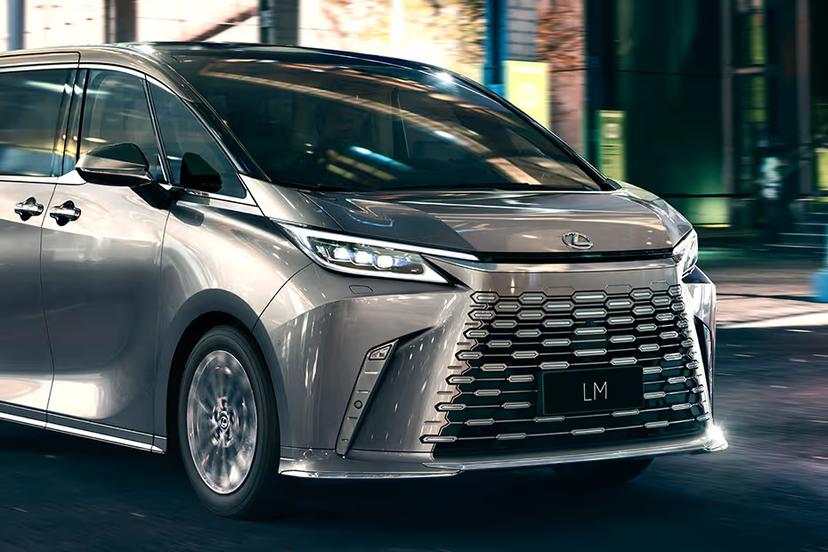 lexus-lm-grille