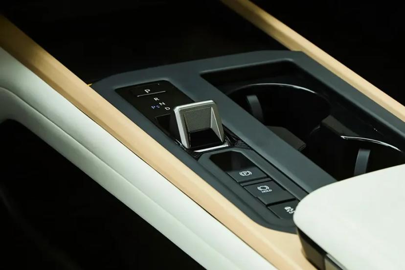 lexus-es-gear-shifter