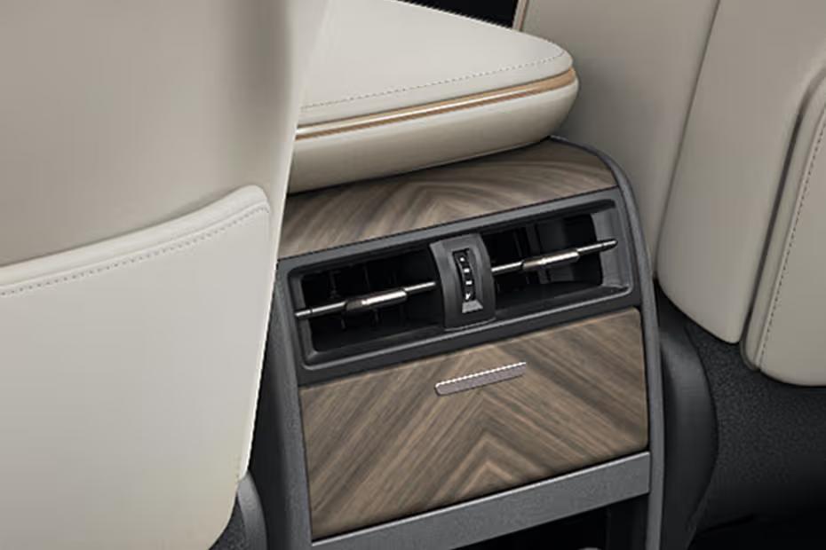 lexus-lm-rear-air-vents