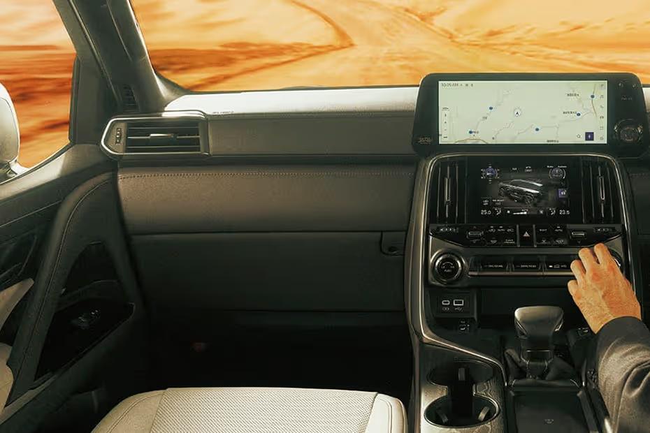 lexus-lx-glovebox-closed