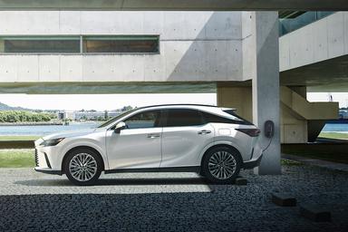 Lexus RX preview 4