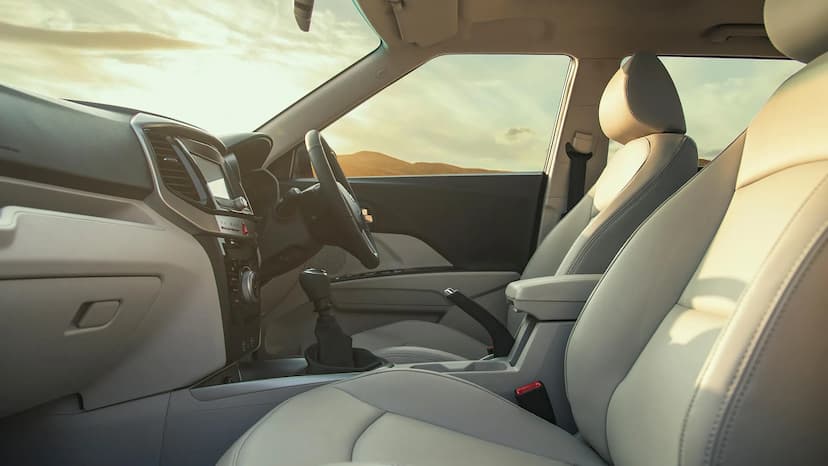 mahindra-XUV-300-front-seat