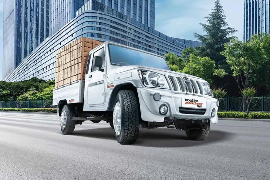 mahindra-boleri-maxitruck-plus-front-right-side