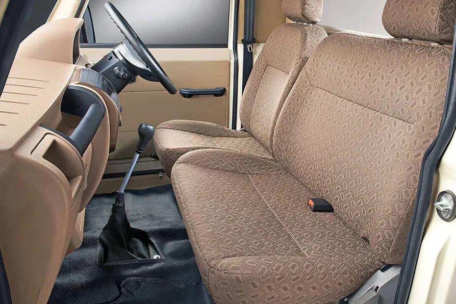 mahindra-bolero-pikup-extraLong-door-view-of-driver-seat