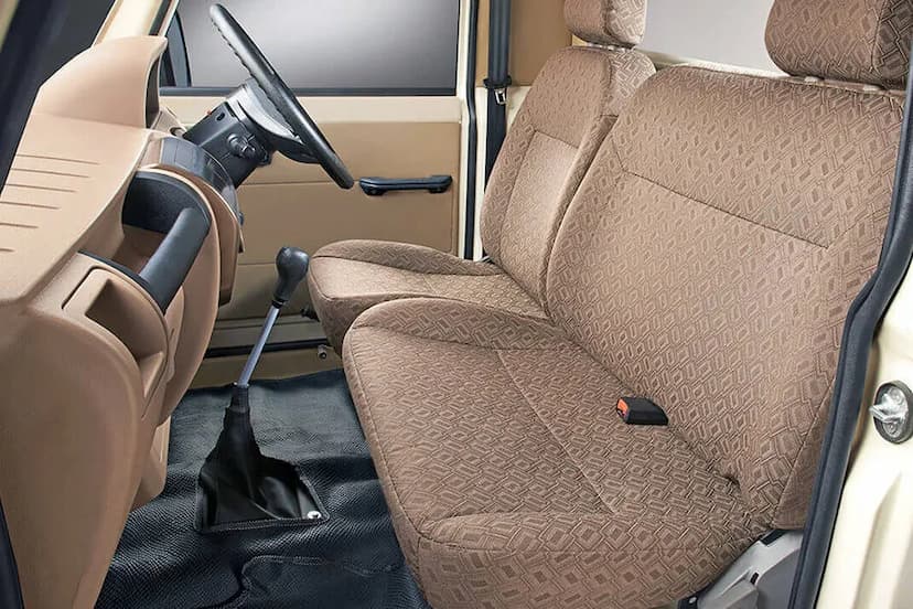 mahindra-bolero-pikup-extraLong-door-view-of-driver-seat