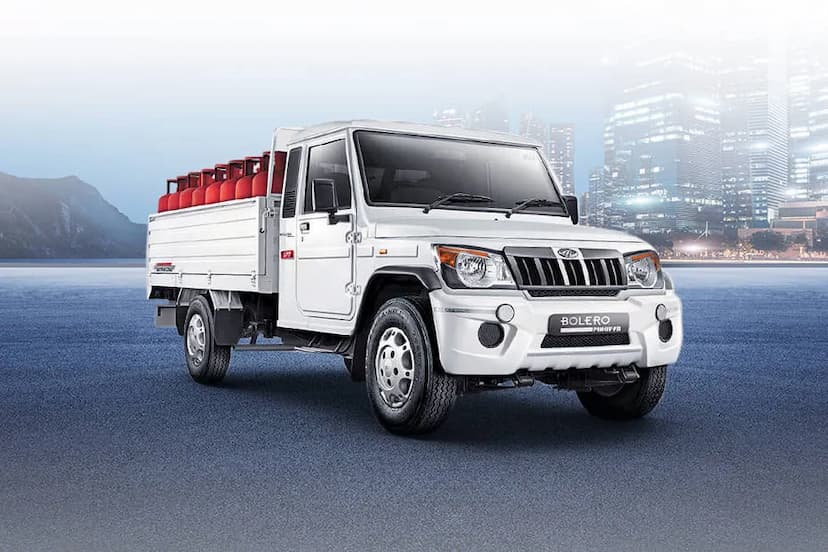 mahindra-bolero-pikup-extraLong-front-right-view