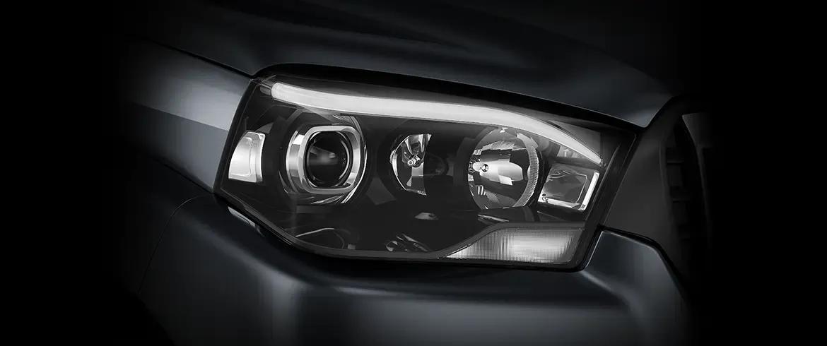 mahindra-scorpio-classic-head-light