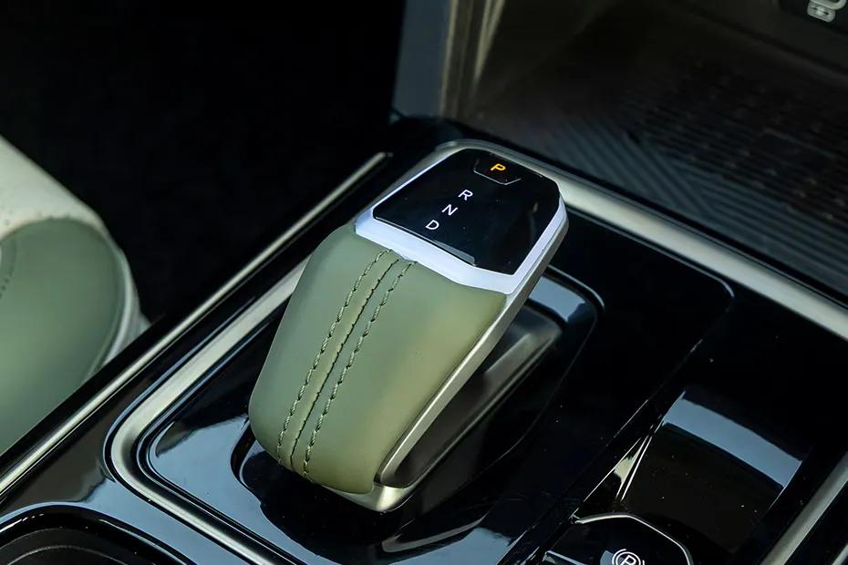 mahindra-xev-9s-gear-shifter
