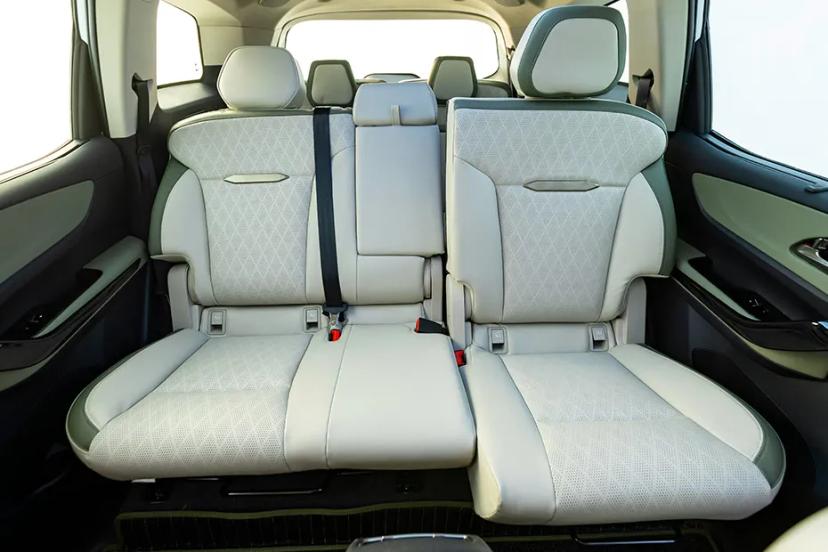 mahindra-xev-9s-seats-(aerial-view)