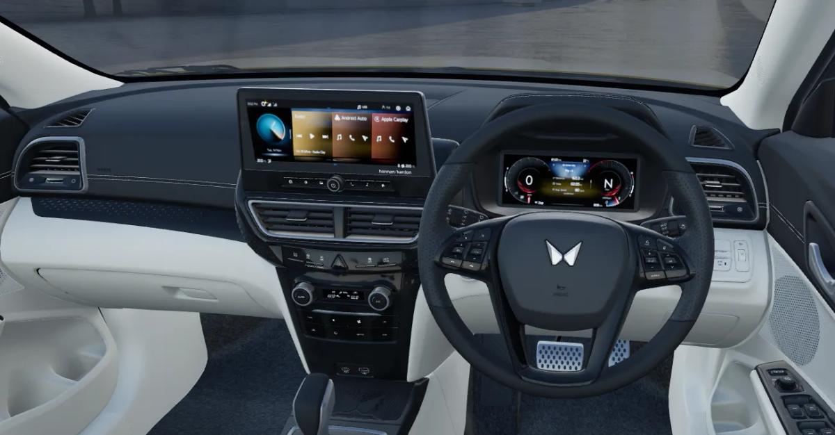mahindra-xuv-3xo-dashboard