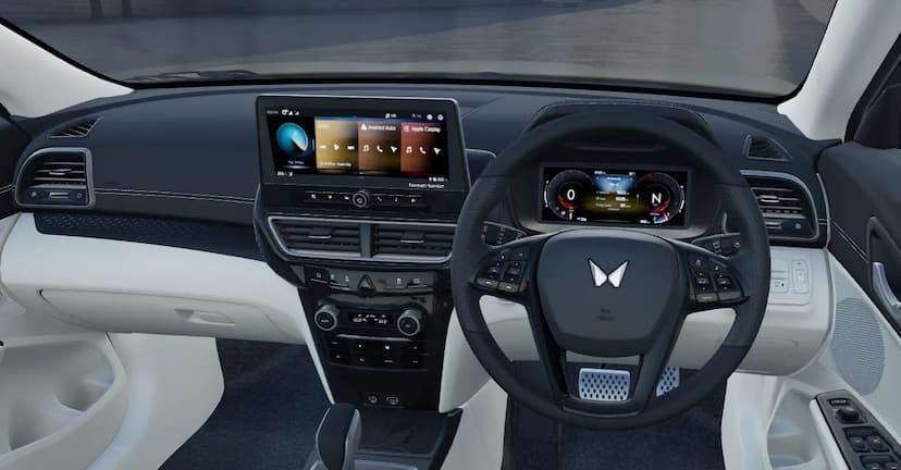 mahindra-xuv-3xo-dashboard