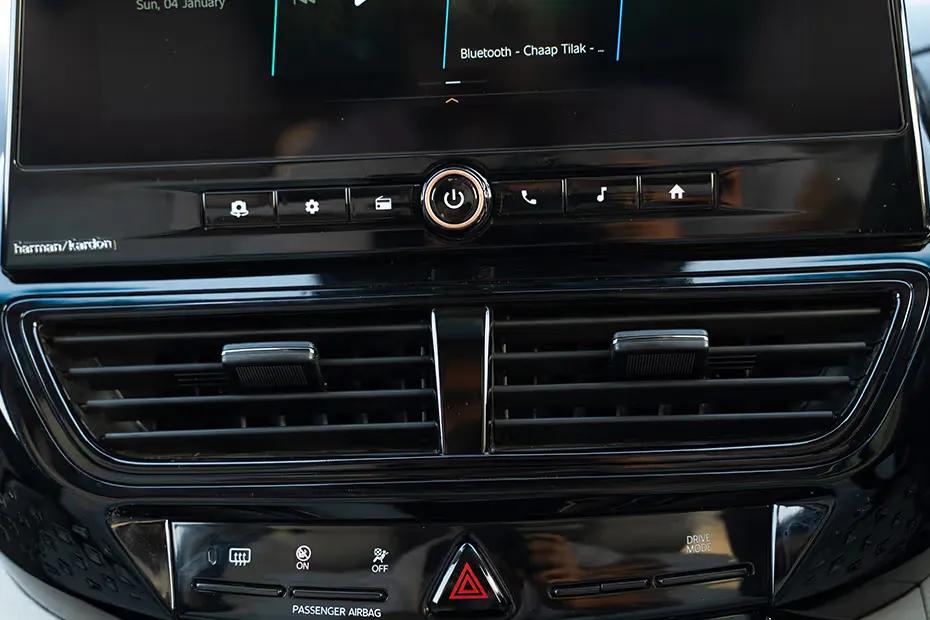 Xuv 3xo Ev Ac Vents