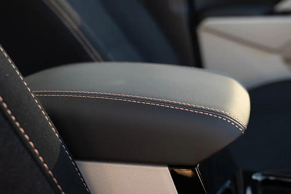 Xuv 3xo Ev Armrest