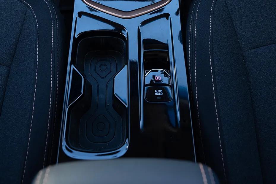 Xuv 3xo Ev Cup Holder Front